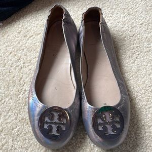 Tory Burch Silver Flats. Minnie ballet flats.